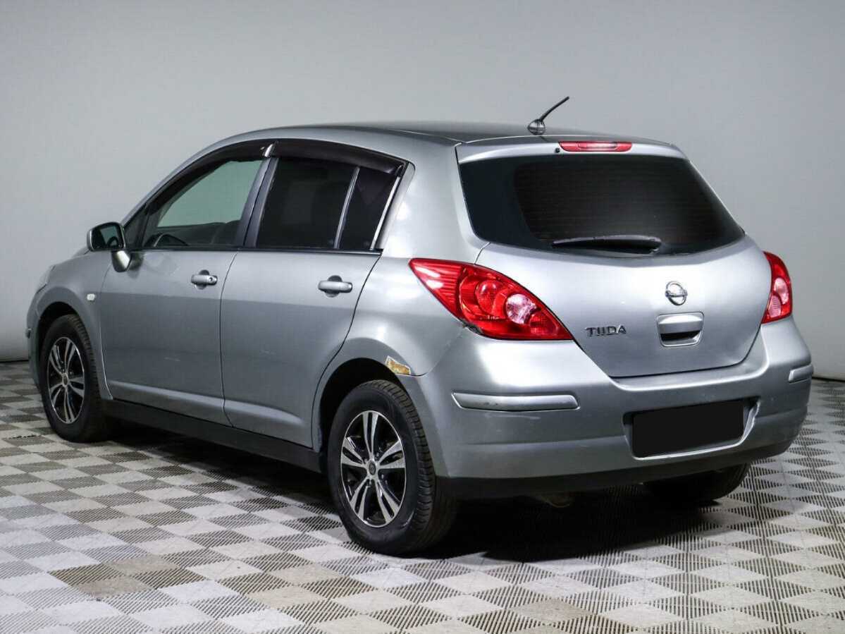Nissan Tiida с пробегом — 2010 год. Фото: #5