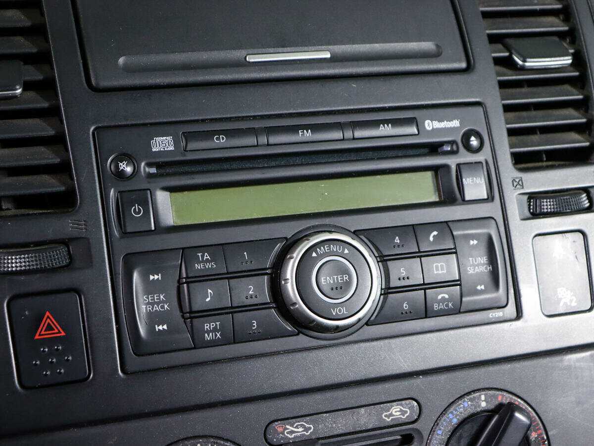 Nissan Tiida с пробегом — 2010 год. Фото: #16