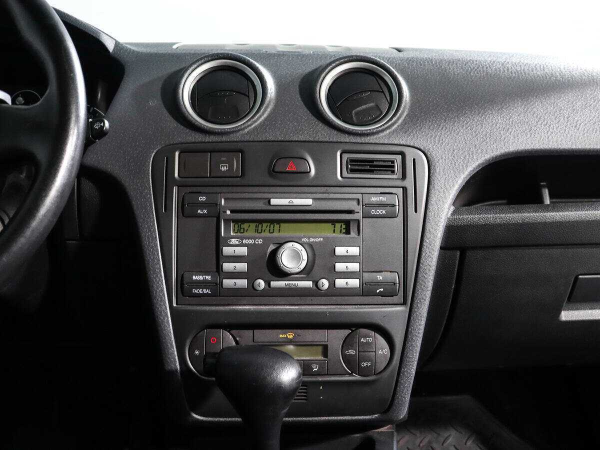 Ford Fusion с пробегом — 2007 год. Фото: #11