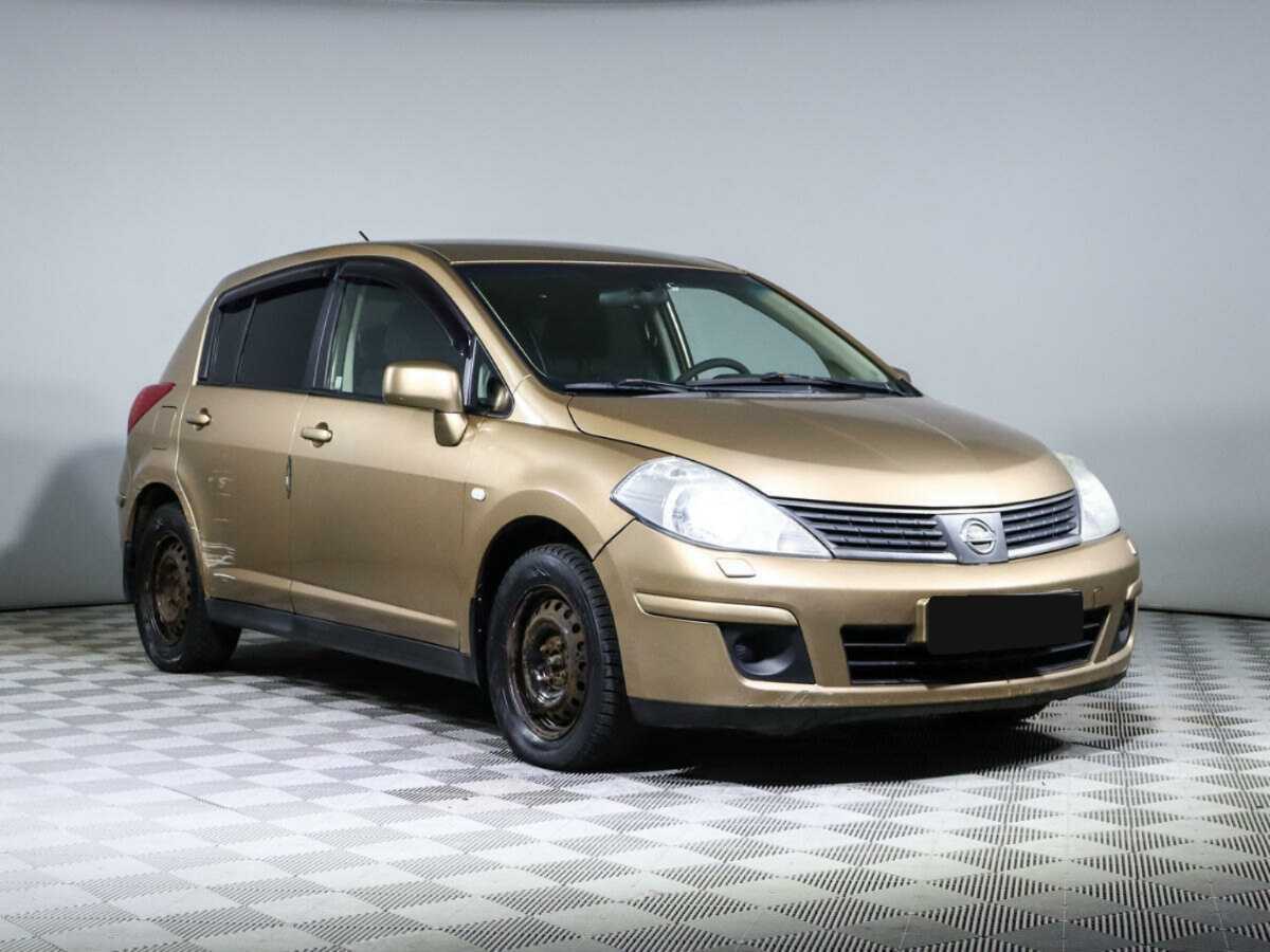 Nissan Tiida с пробегом — 2007 год. Фото: #2