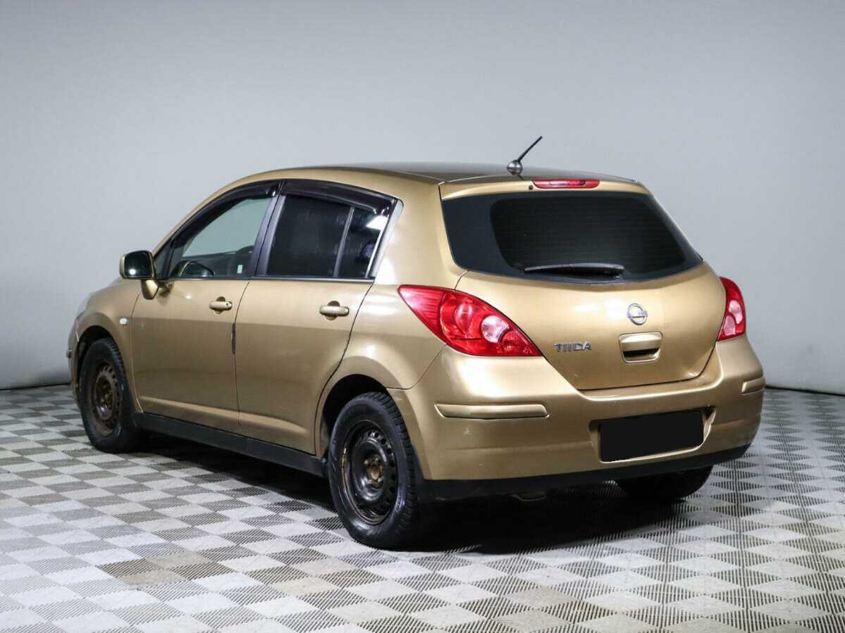 Nissan Tiida с пробегом — 2007 год. Фото: #4