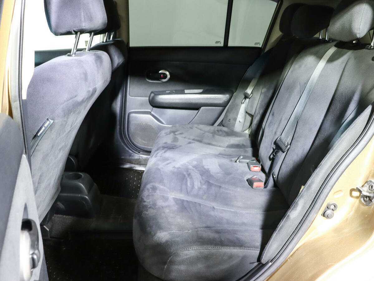 Nissan Tiida с пробегом — 2007 год. Фото: #5