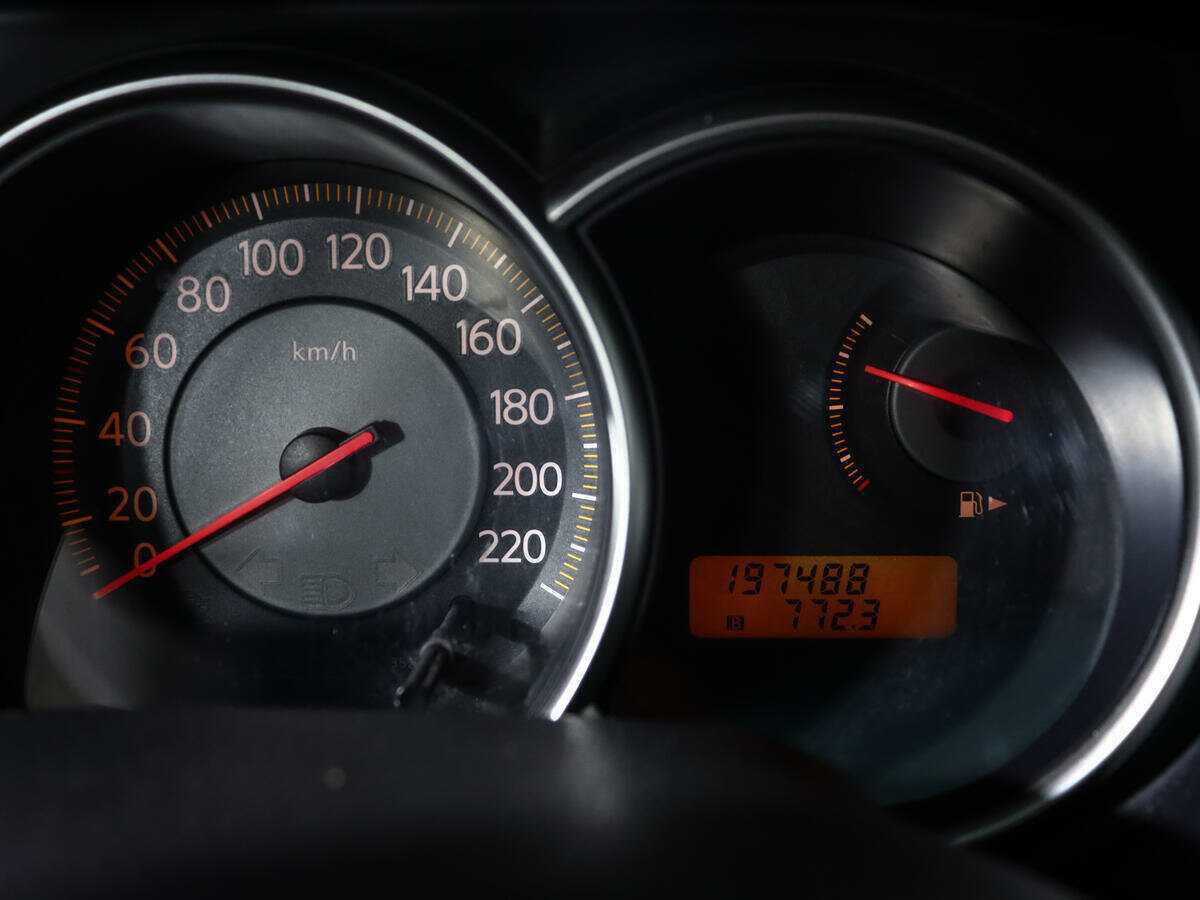 Nissan Tiida с пробегом — 2007 год. Фото: #7