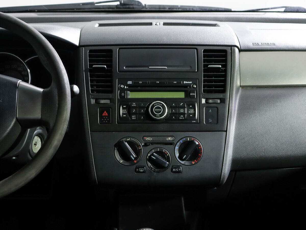 Nissan Tiida с пробегом — 2007 год. Фото: #9