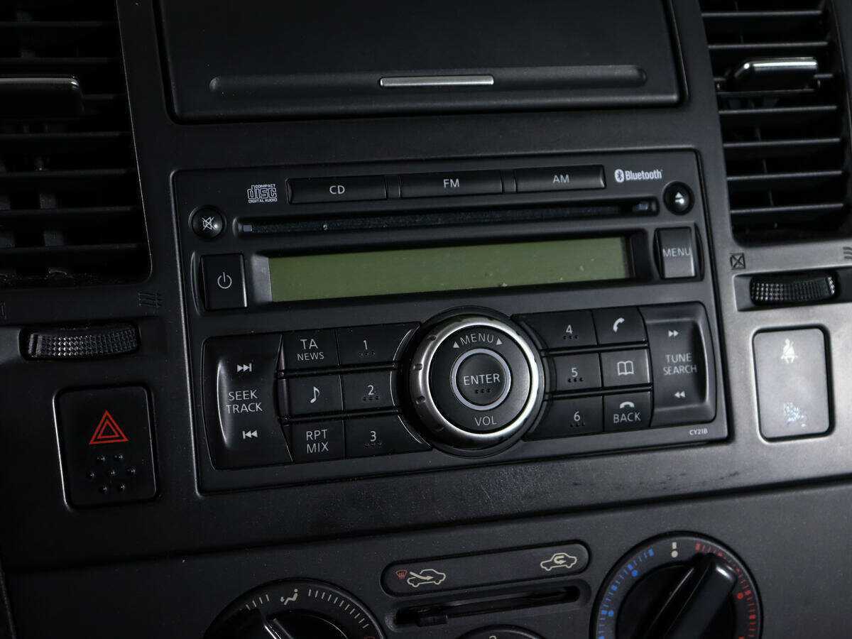 Nissan Tiida с пробегом — 2007 год. Фото: #14