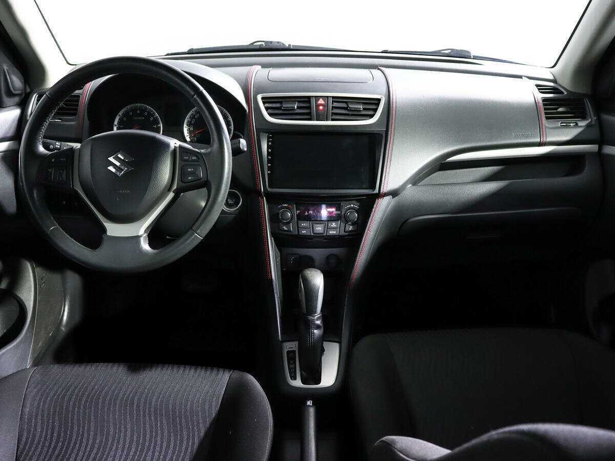 Suzuki Swift с пробегом — 2011 год. Фото: #11