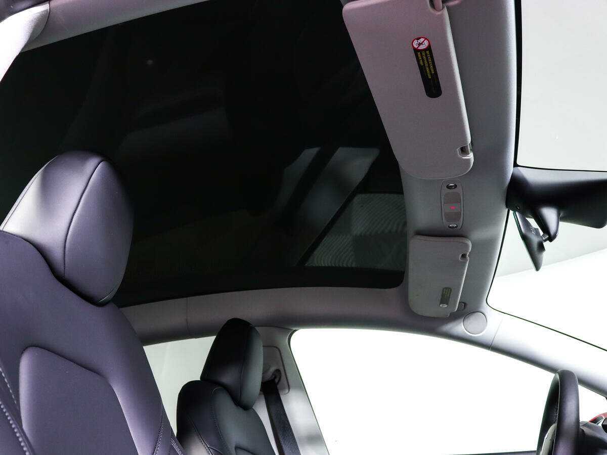 Tesla Model Y с пробегом — 2023 год. Фото: #11