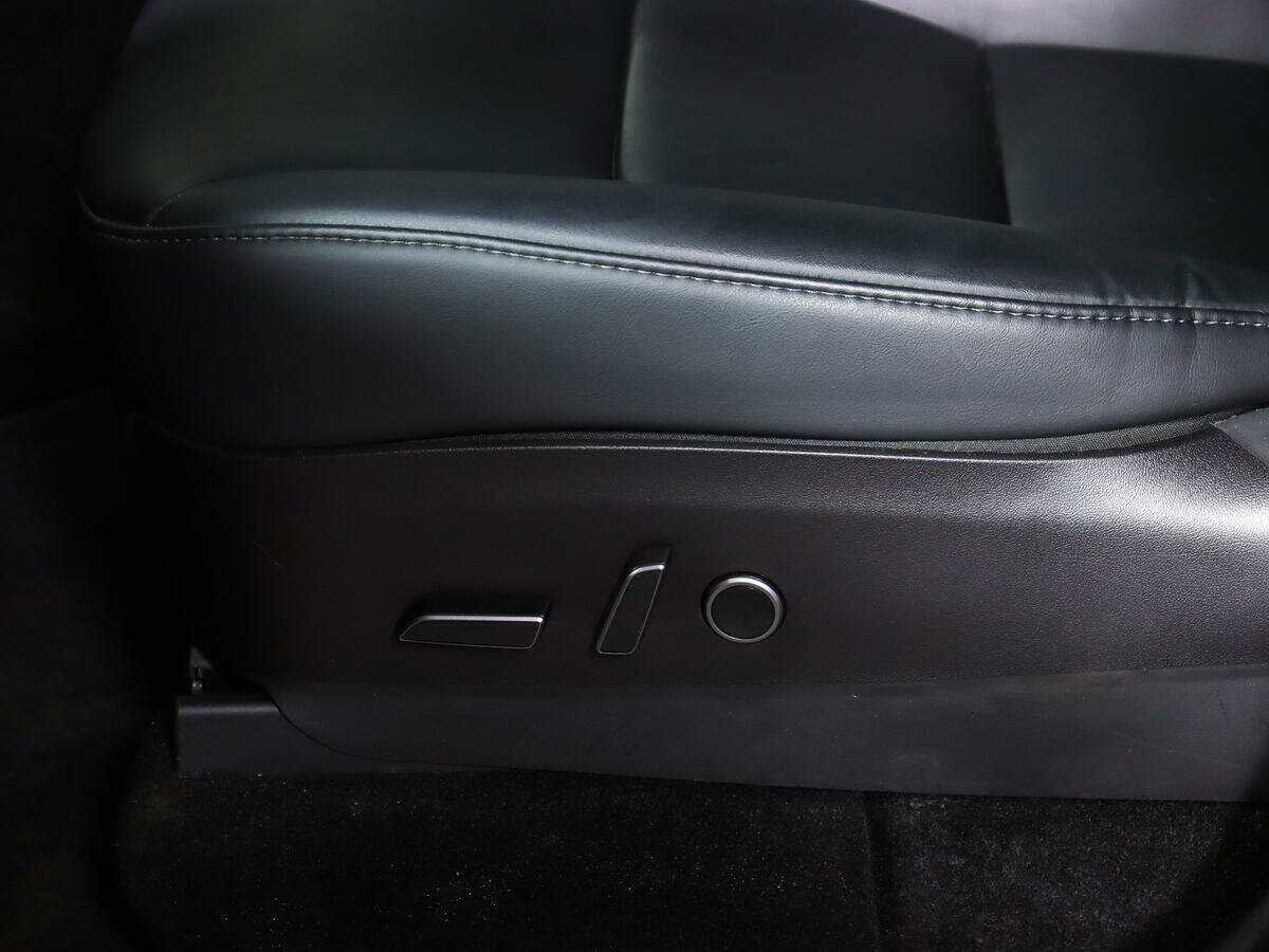 Tesla Model Y с пробегом — 2023 год. Фото: #15