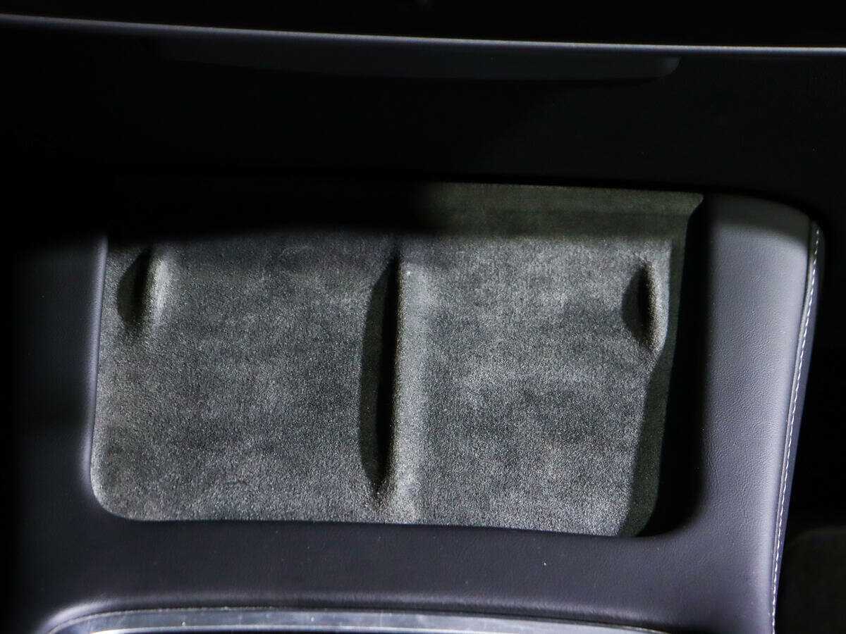 Tesla Model Y с пробегом — 2023 год. Фото: #17