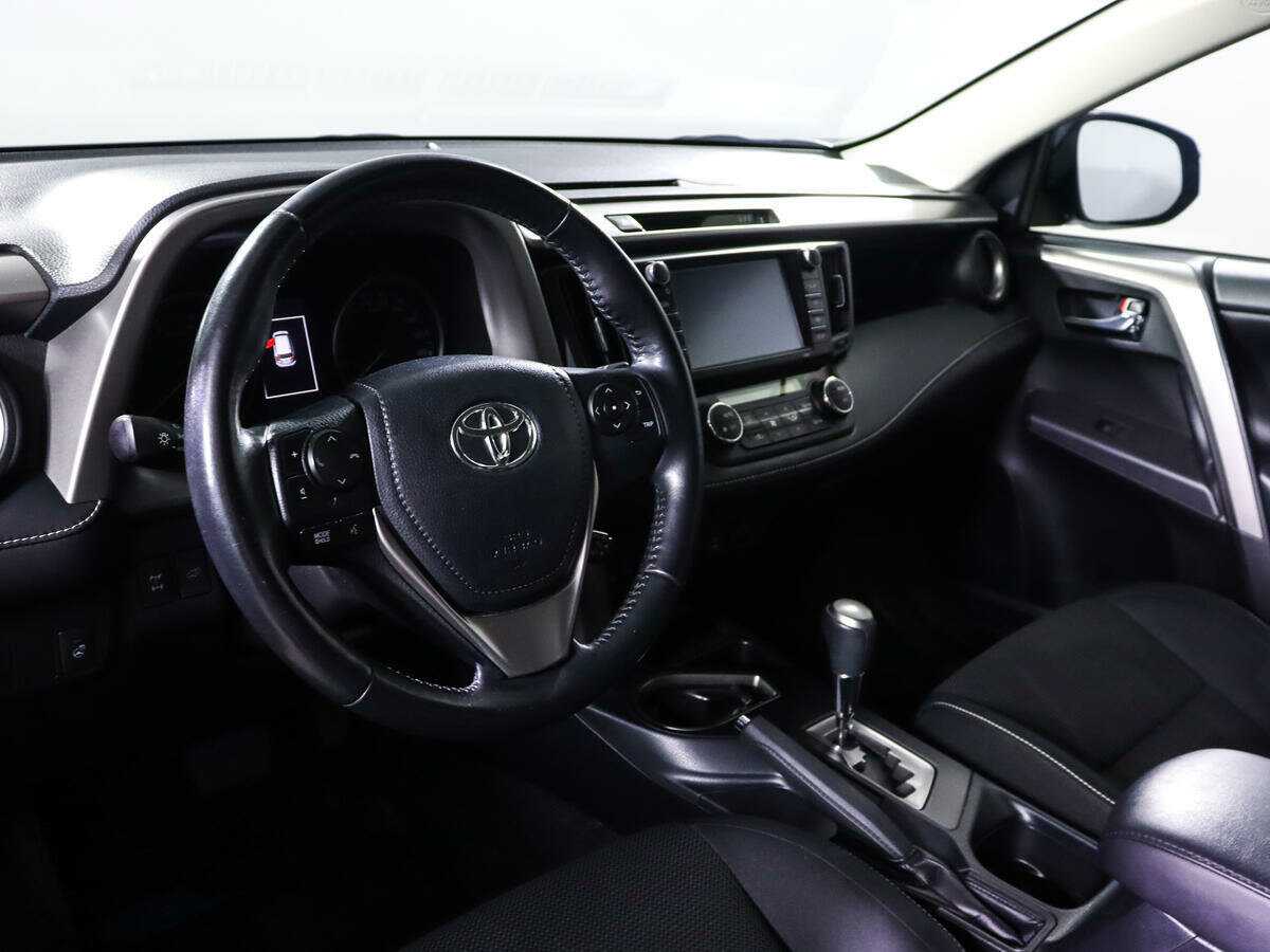 Toyota RAV4 с пробегом — 2019 год. Фото: #13