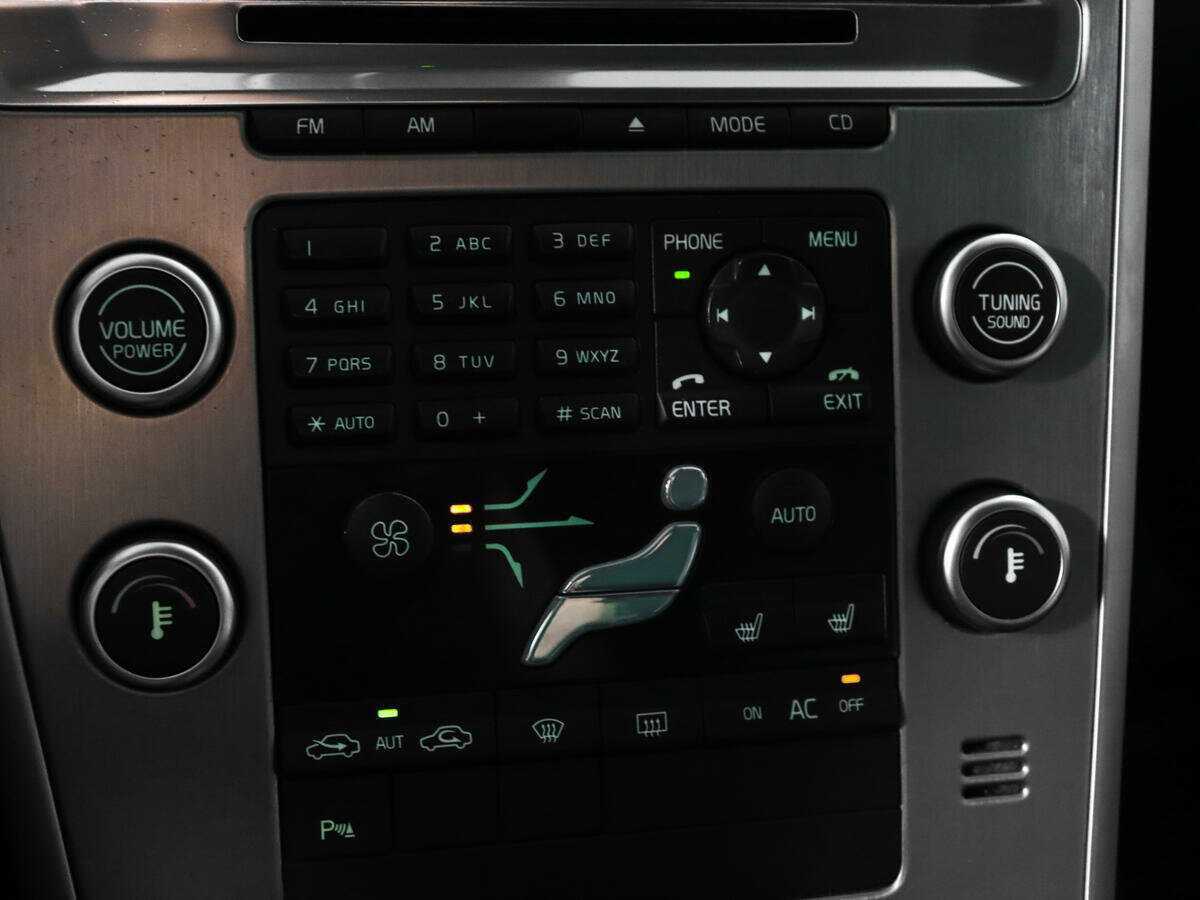 Volvo XC60 с пробегом — 2010 год. Фото: #12