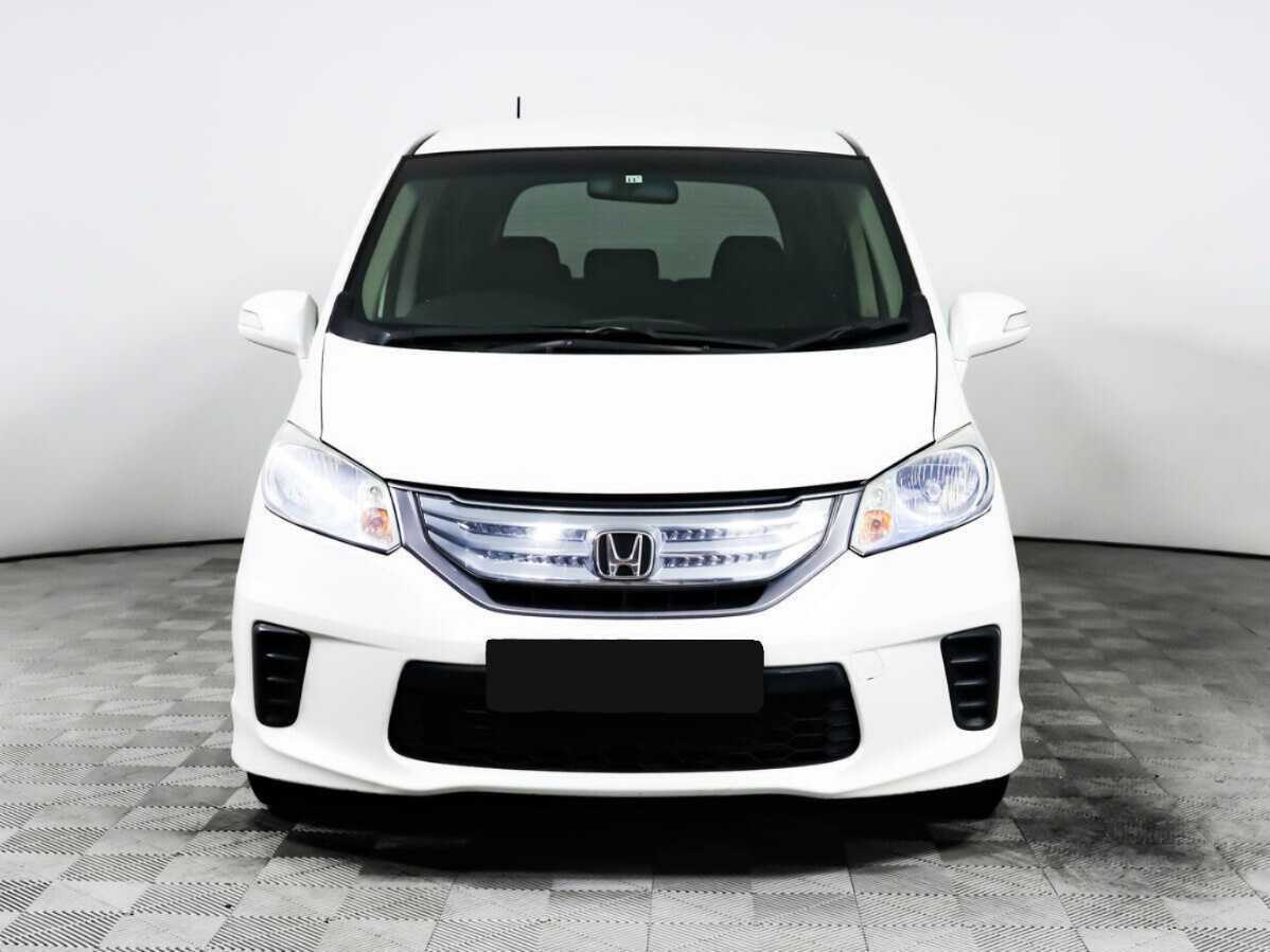 Honda Freed с пробегом — 2013 год. Фото: #1