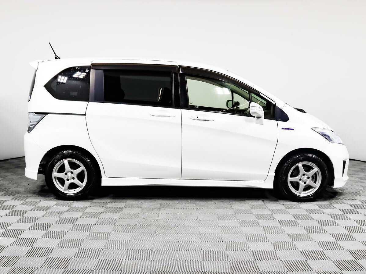Honda Freed с пробегом — 2013 год. Фото: #3
