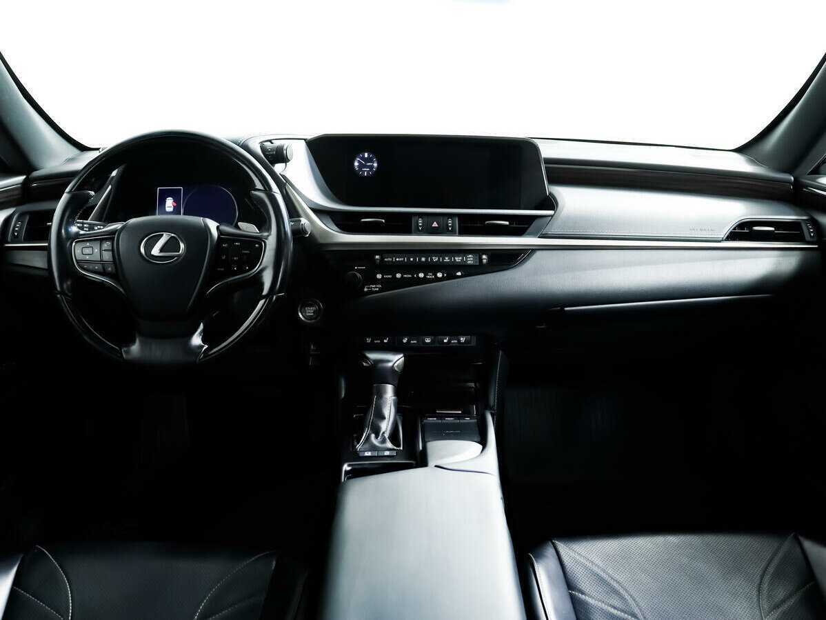Lexus ES с пробегом — 2020 год. Фото: #10