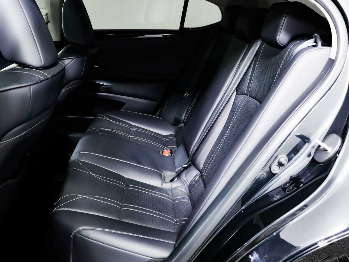 Lexus ES с пробегом — 2020 год. Фото: #11