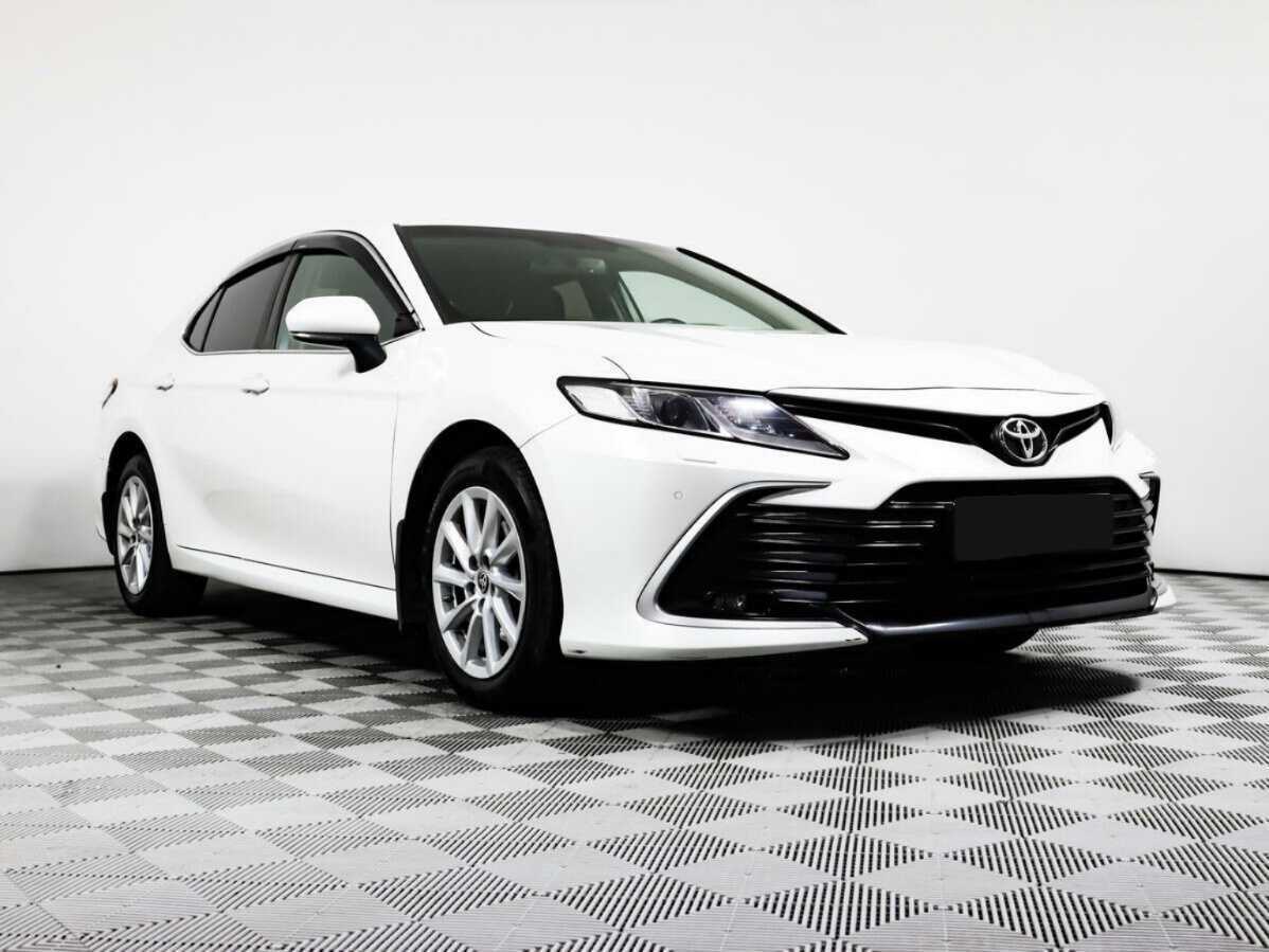 Toyota Camry с пробегом — 2021 год. Фото: #2