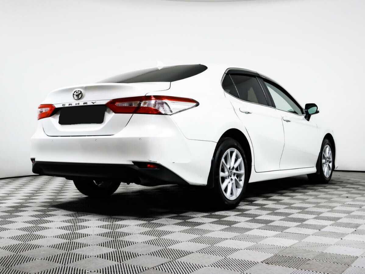 Toyota Camry с пробегом — 2021 год. Фото: #4
