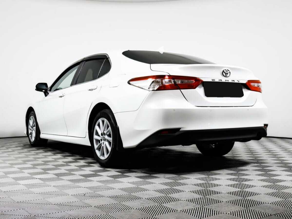 Toyota Camry с пробегом — 2021 год. Фото: #6