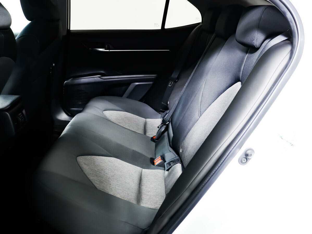 Toyota Camry с пробегом — 2021 год. Фото: #11