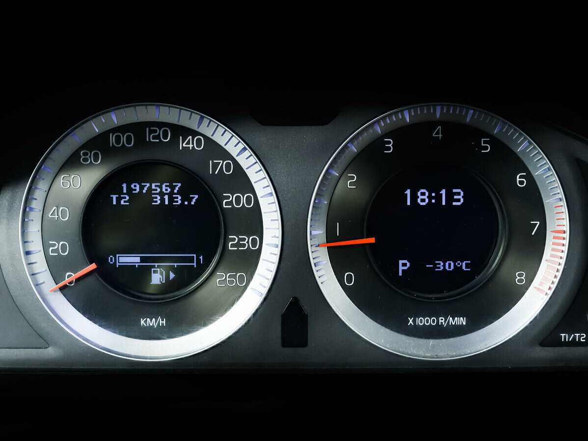 Volvo XC60 с пробегом — 2010 год. Фото: #9