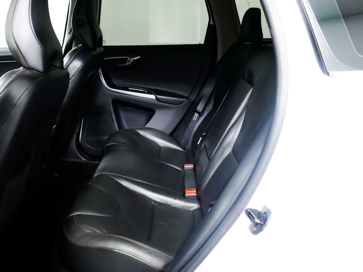 Volvo XC60 с пробегом — 2010 год. Фото: #11