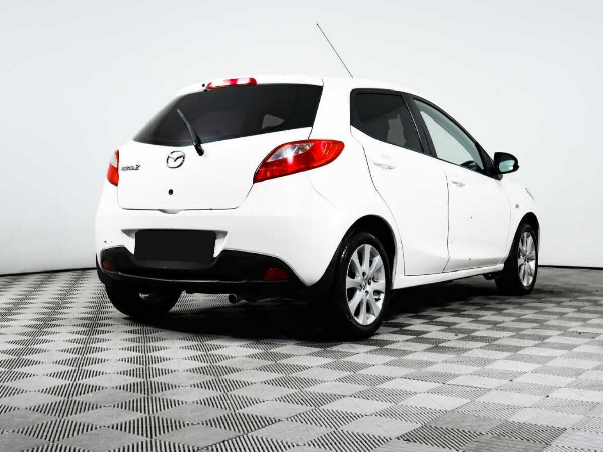 Mazda 2 с пробегом — 2009 год. Фото: #4