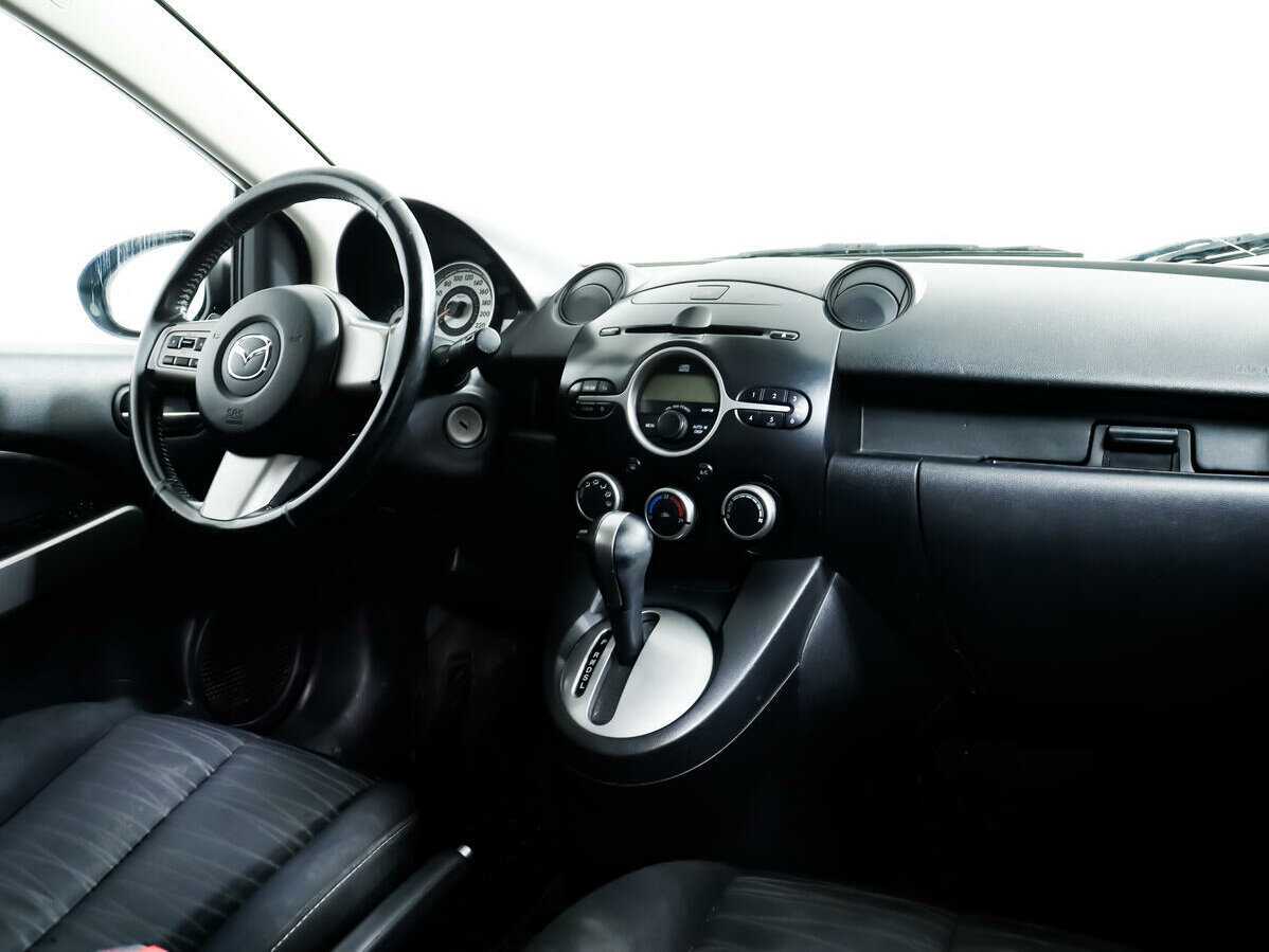 Mazda 2 с пробегом — 2009 год. Фото: #7