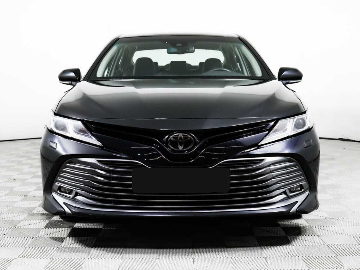 Toyota Camry с пробегом — 2020 год. Фото: #1