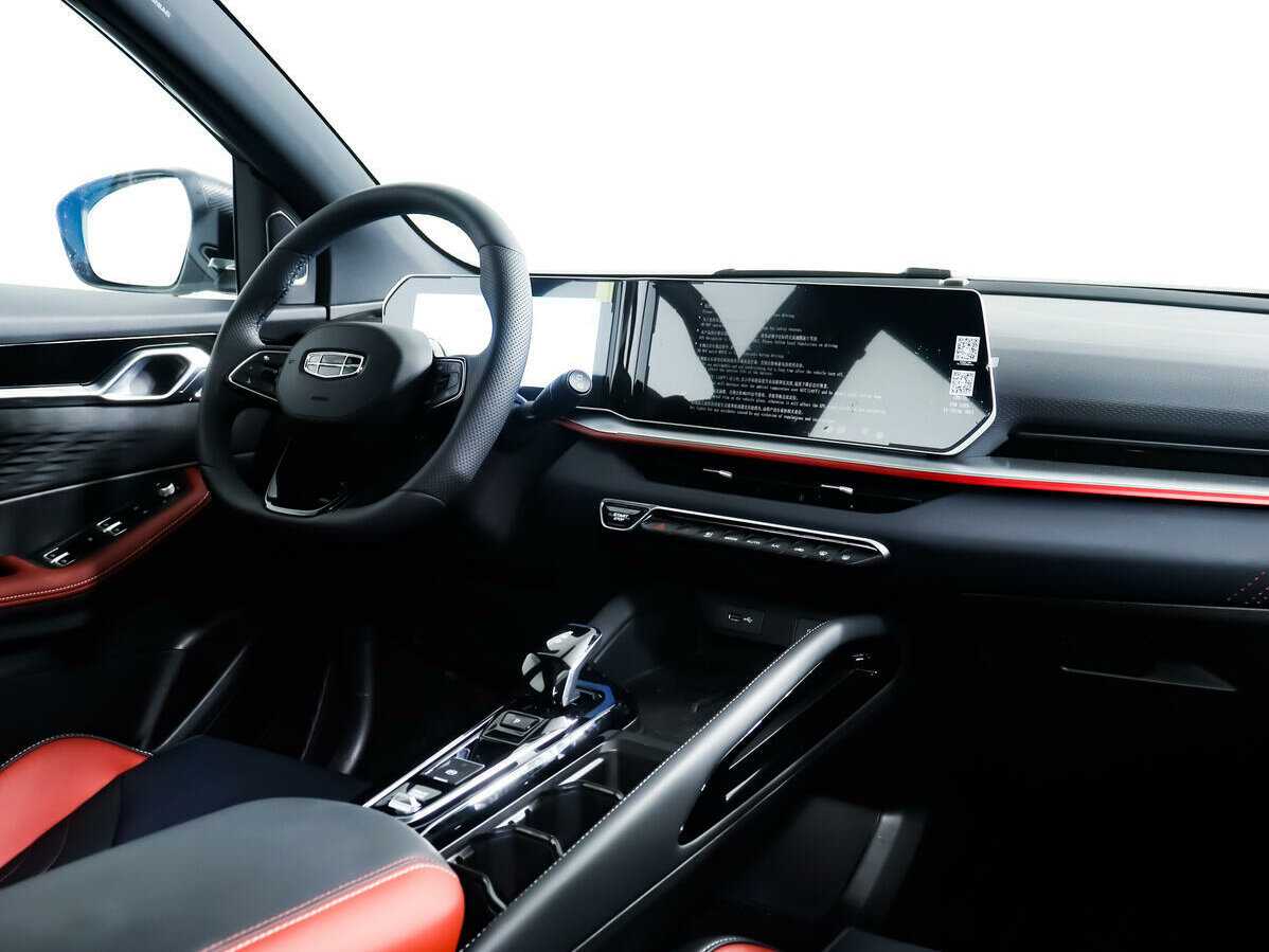 Geely Coolray с пробегом — 2023 год. Фото: #8