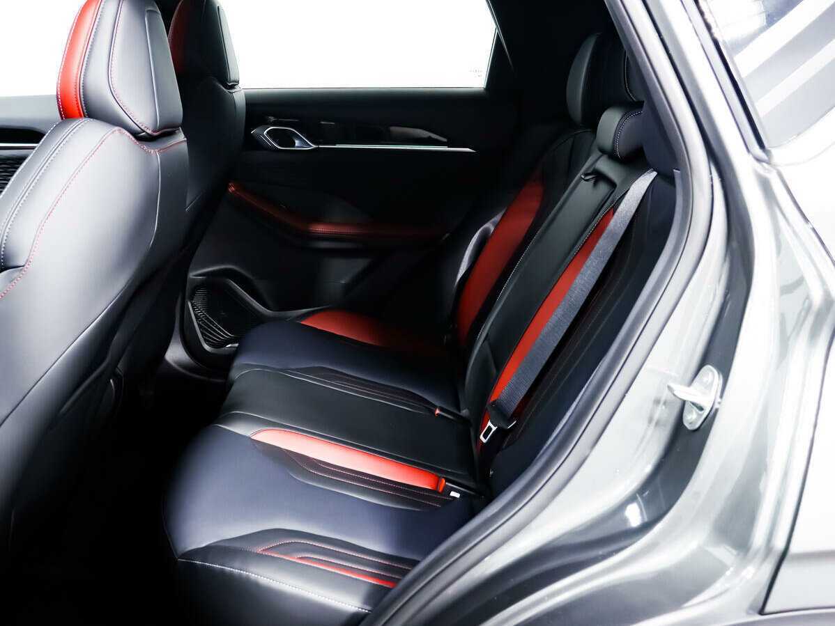 Geely Coolray с пробегом — 2023 год. Фото: #10