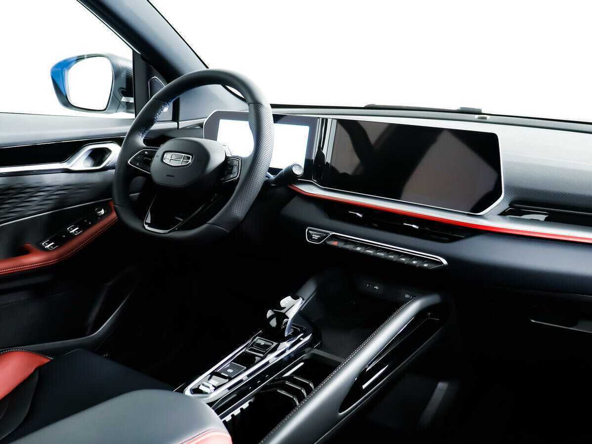 Geely Coolray с пробегом — 2023 год. Фото: #8