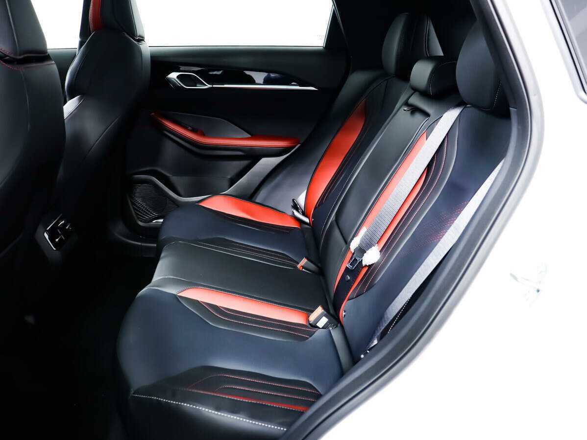 Geely Coolray с пробегом — 2023 год. Фото: #10