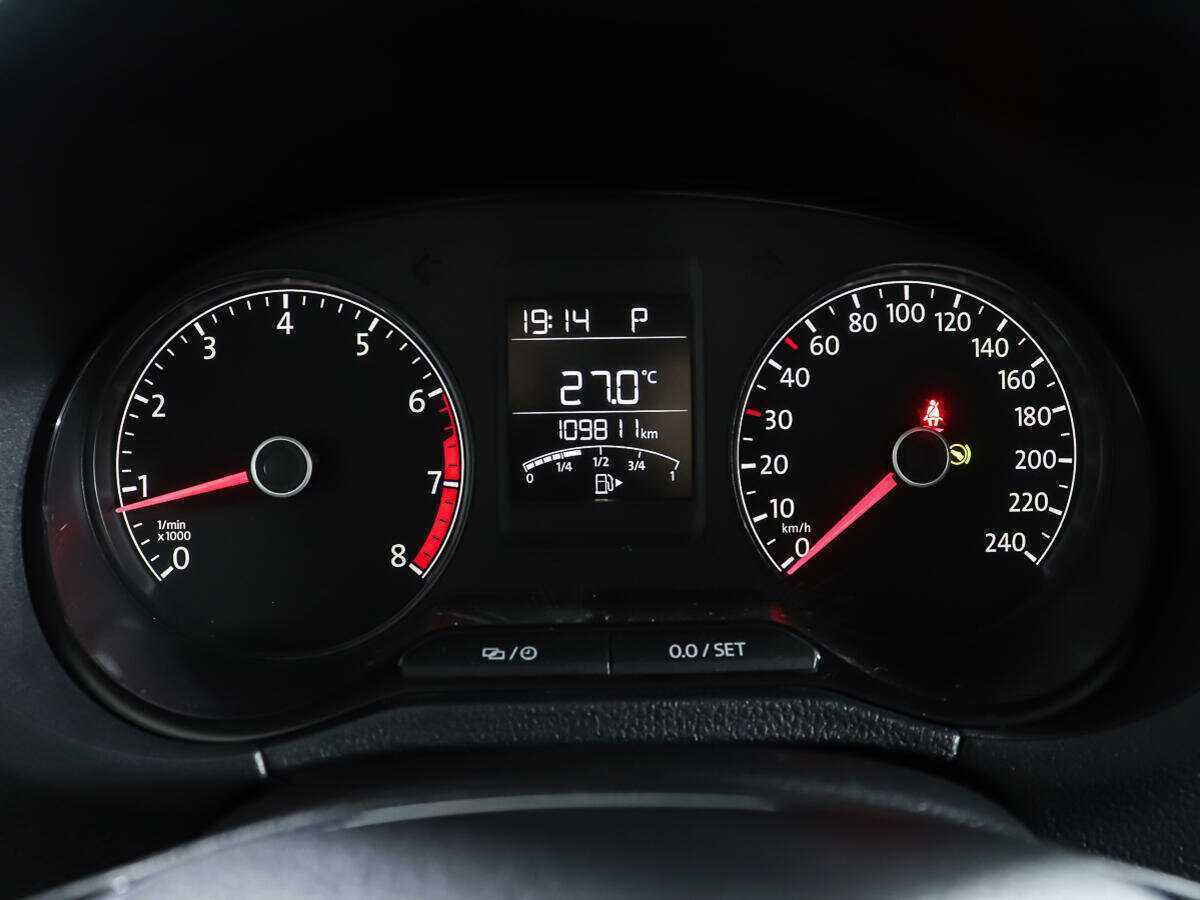 Volkswagen Polo с пробегом — 2016 год. Фото: #13