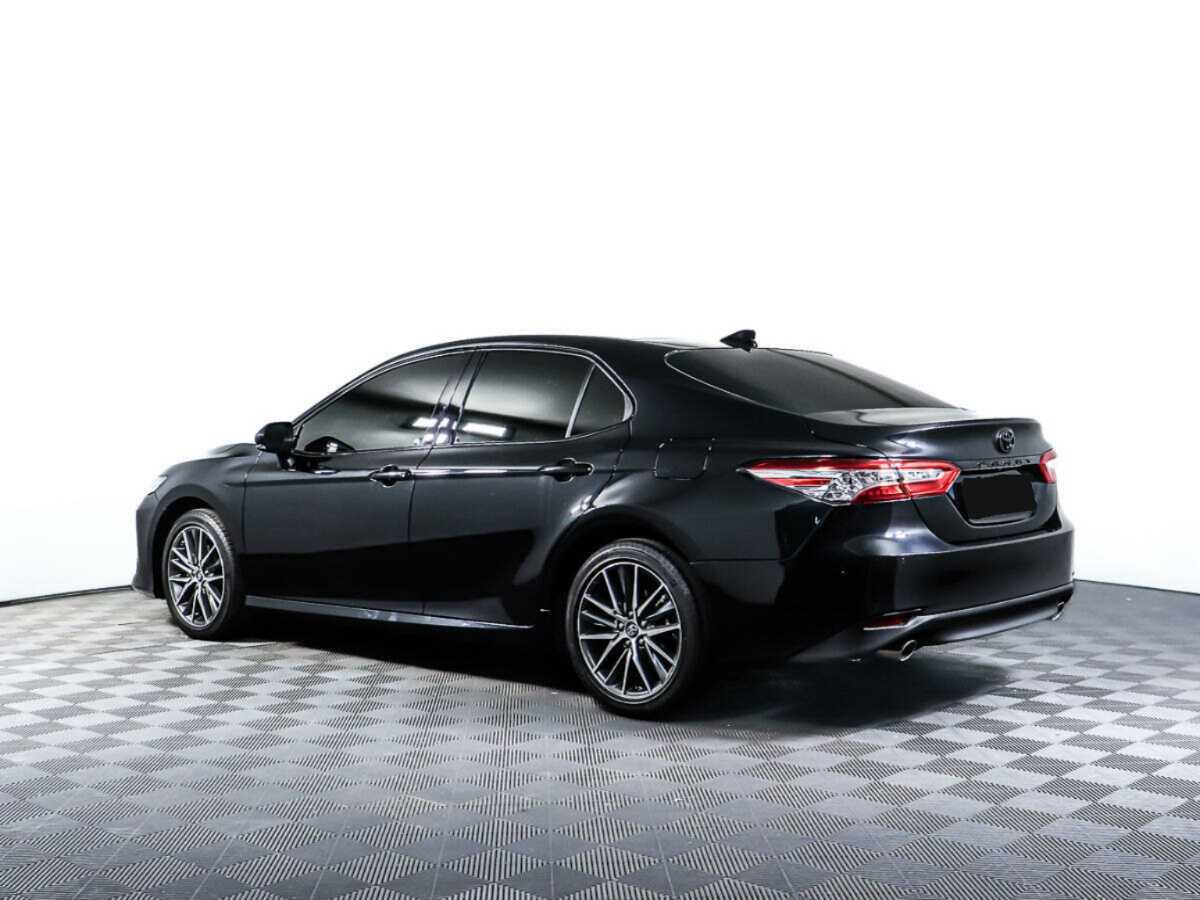 Toyota Camry с пробегом — 2023 год. Фото: #6