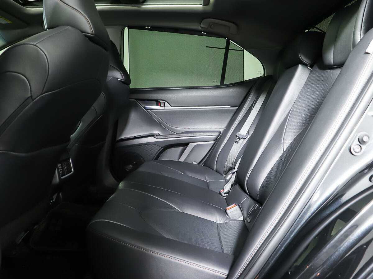 Toyota Camry с пробегом — 2023 год. Фото: #10