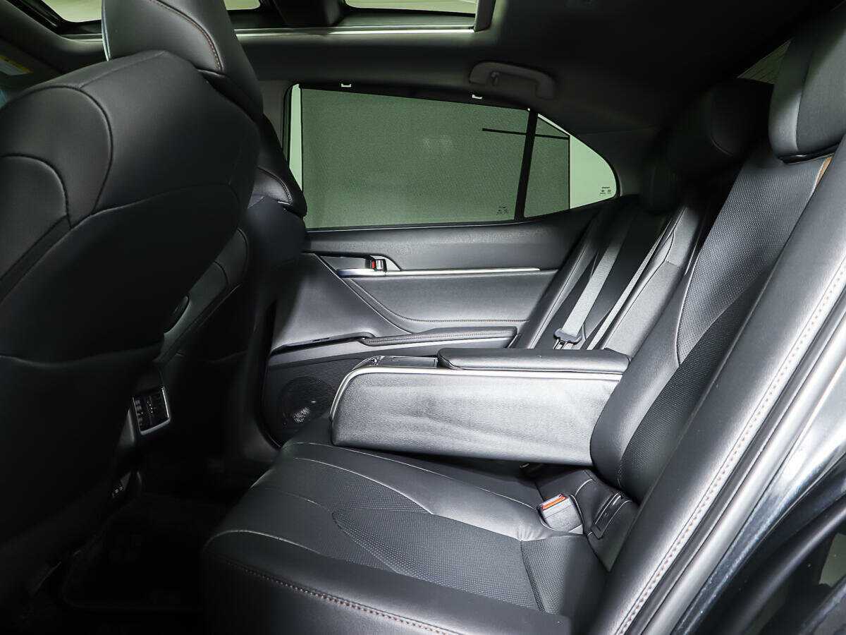 Toyota Camry с пробегом — 2023 год. Фото: #11