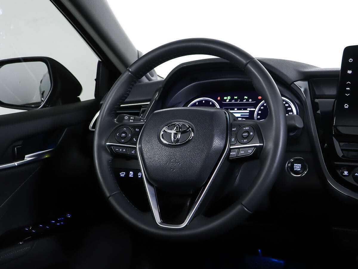 Toyota Camry с пробегом — 2023 год. Фото: #17