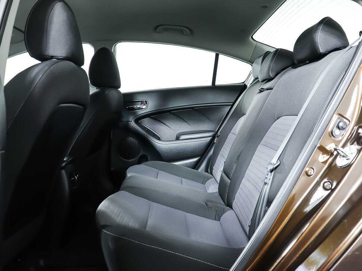 Kia Cerato с пробегом — 2017 год. Фото: #9