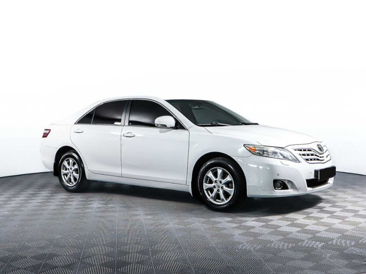 Toyota Camry с пробегом — 2010 год. Фото: #2