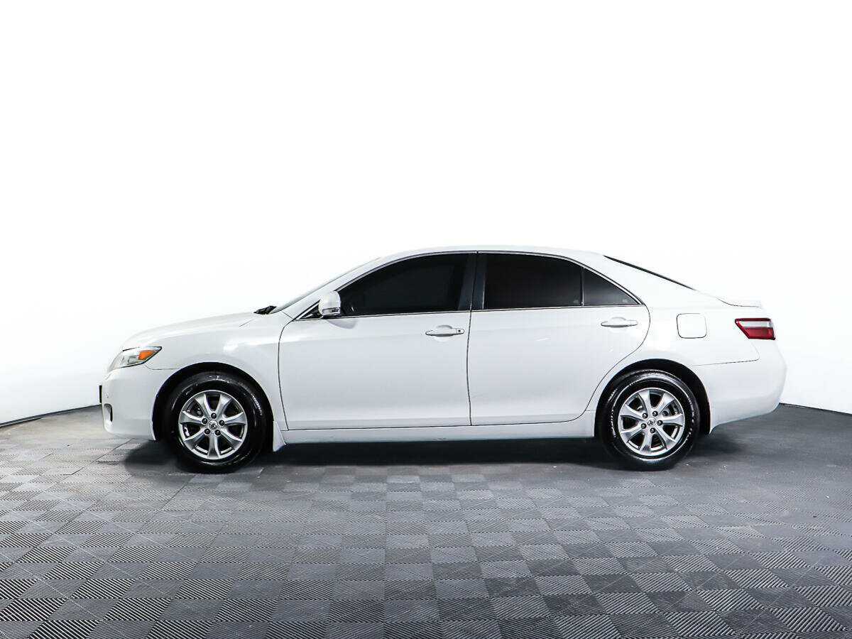Toyota Camry с пробегом — 2010 год. Фото: #7