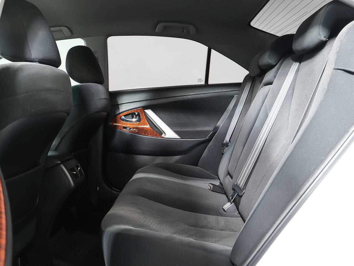 Toyota Camry с пробегом — 2010 год. Фото: #9