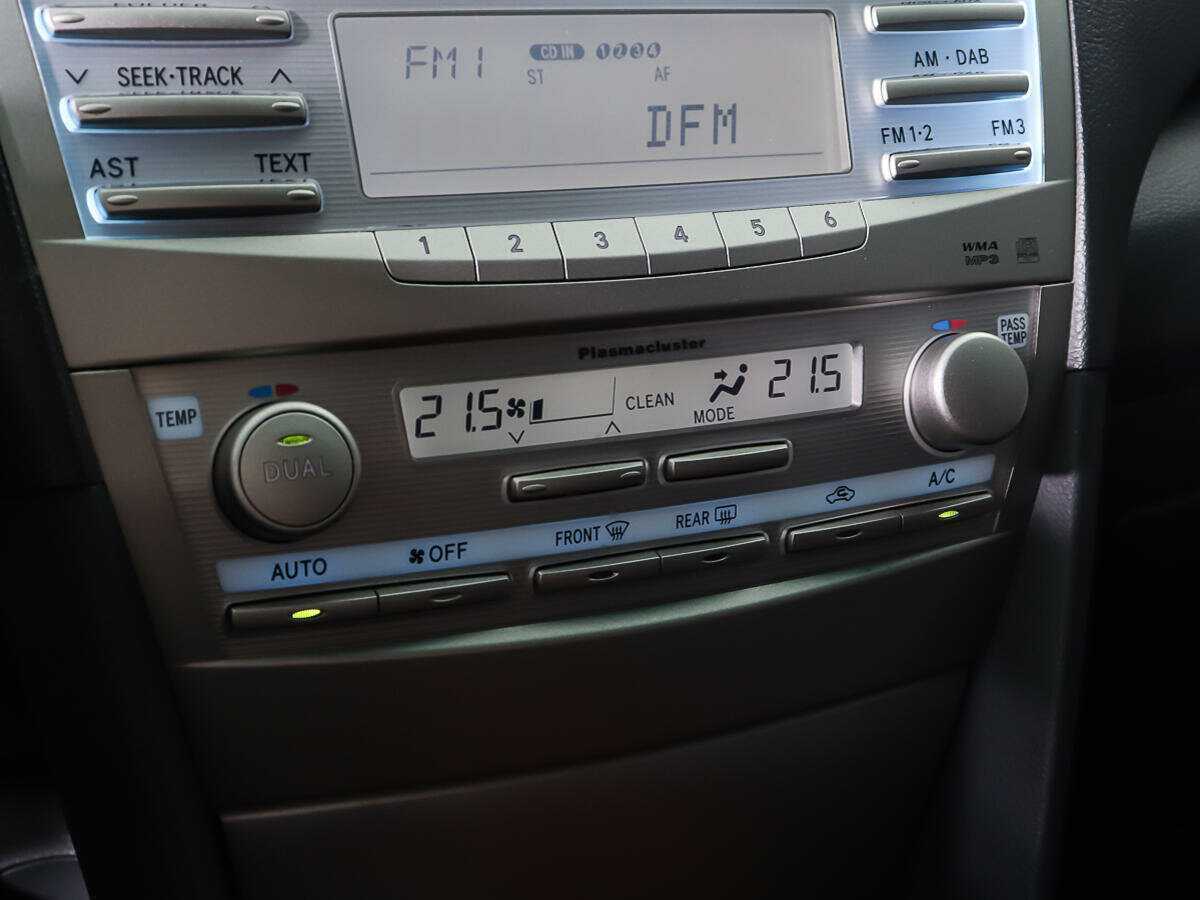 Toyota Camry с пробегом — 2010 год. Фото: #17