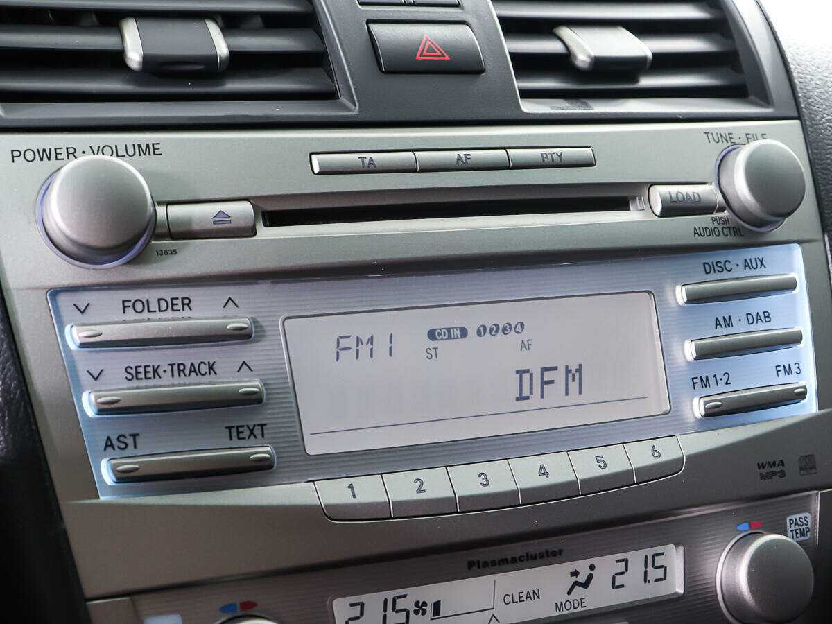 Toyota Camry с пробегом — 2010 год. Фото: #18