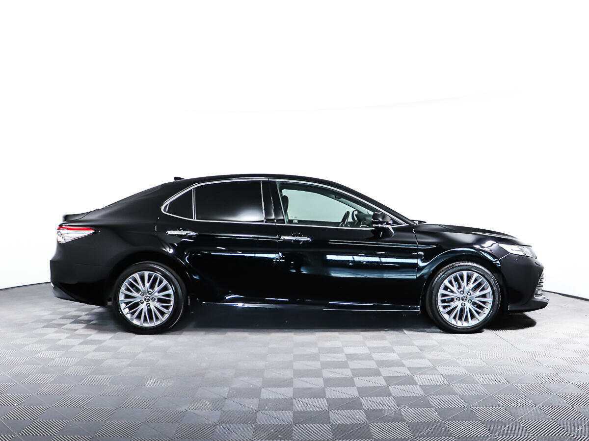 Toyota Camry с пробегом — 2019 год. Фото: #3