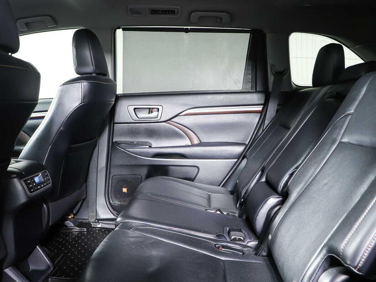Toyota Highlander с пробегом — 2014 год. Фото: #9