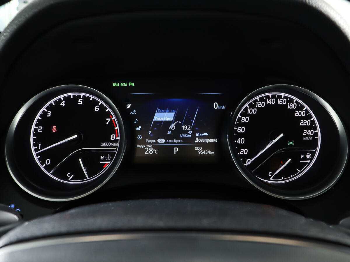 Toyota Camry с пробегом — 2018 год. Фото: #15