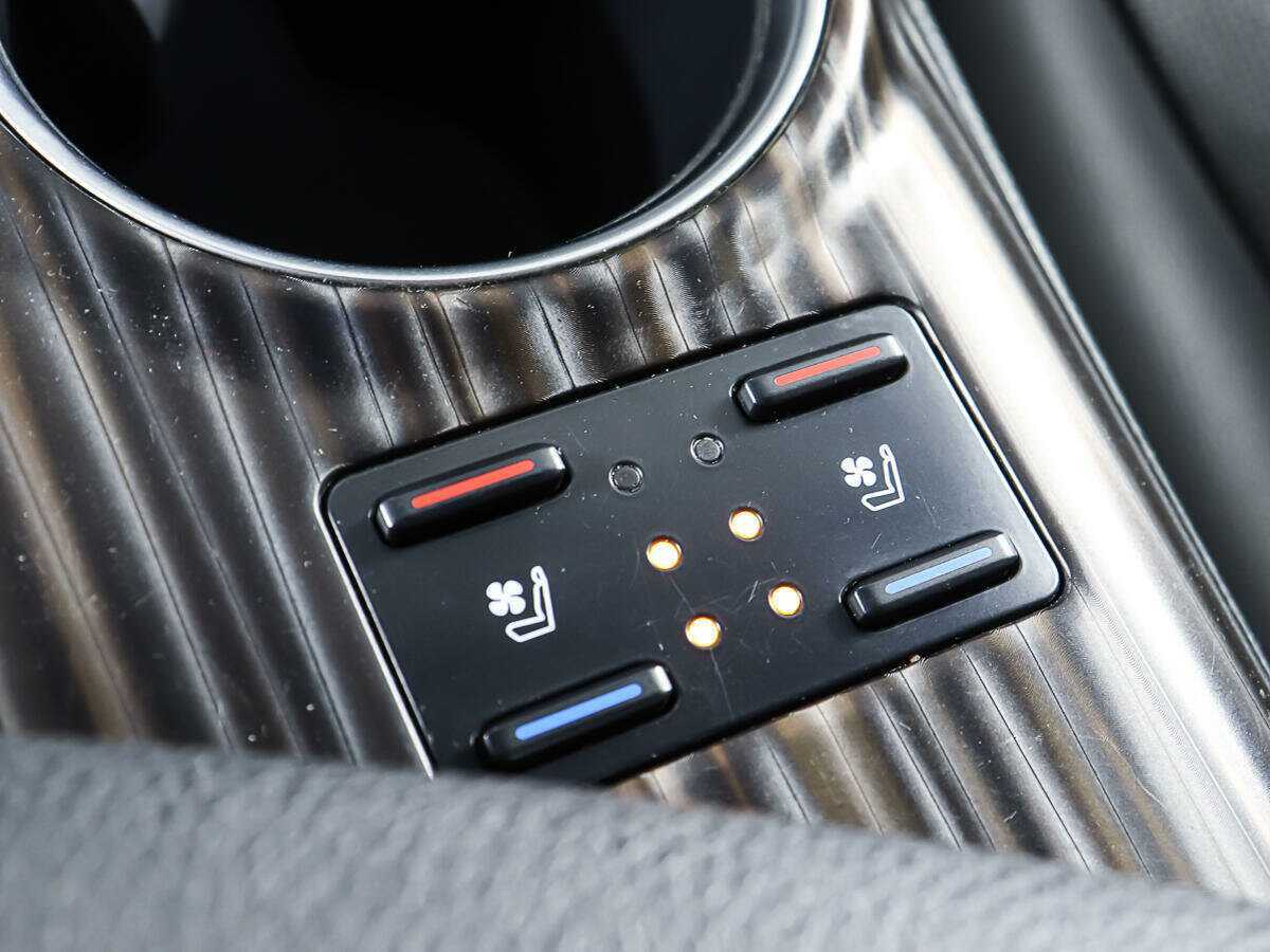 Toyota Camry с пробегом — 2018 год. Фото: #19