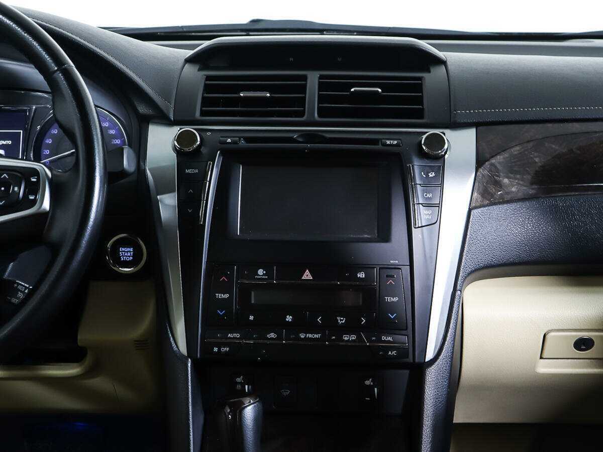Toyota Camry с пробегом — 2015 год. Фото: #10