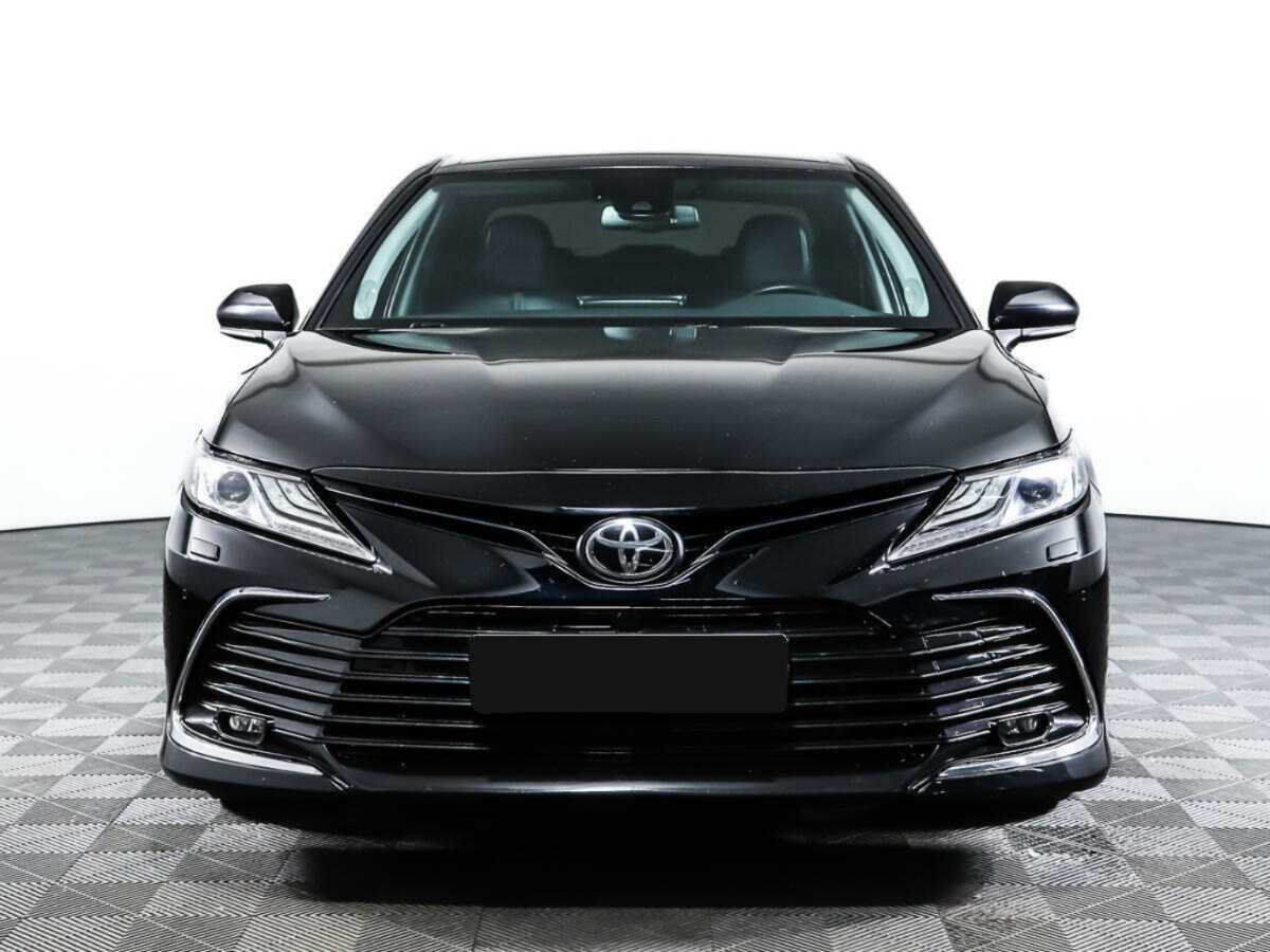 Toyota Camry с пробегом — 2021 год. Фото: #1
