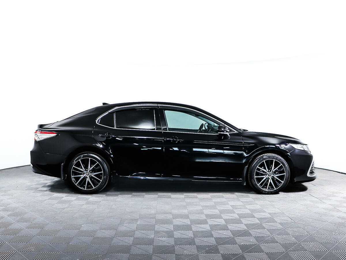 Toyota Camry с пробегом — 2021 год. Фото: #3